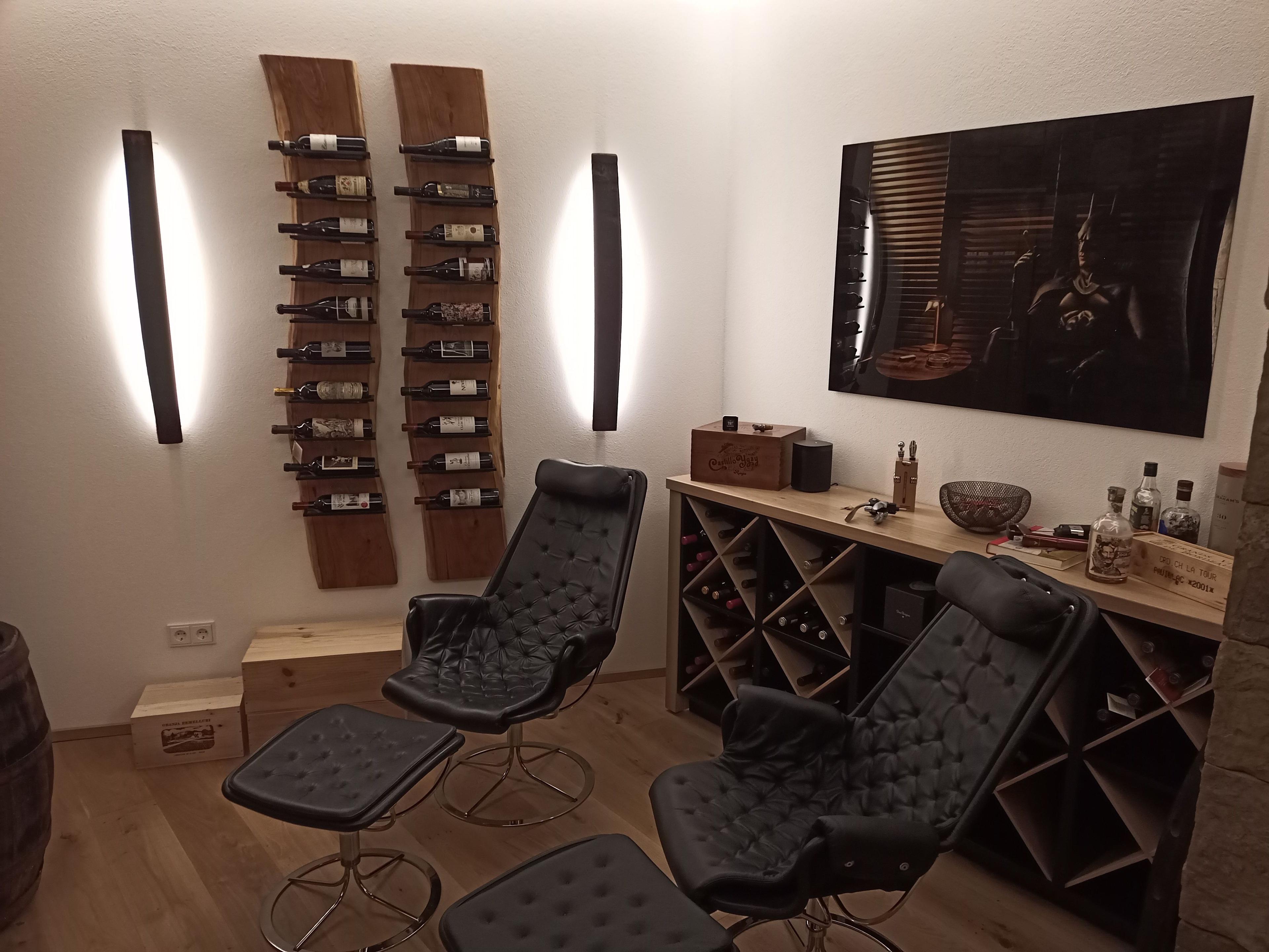  Milieufoto Weinzimmer mit Sesseln