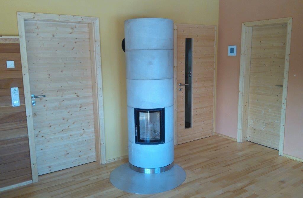 Holztüren und Parkettboden 